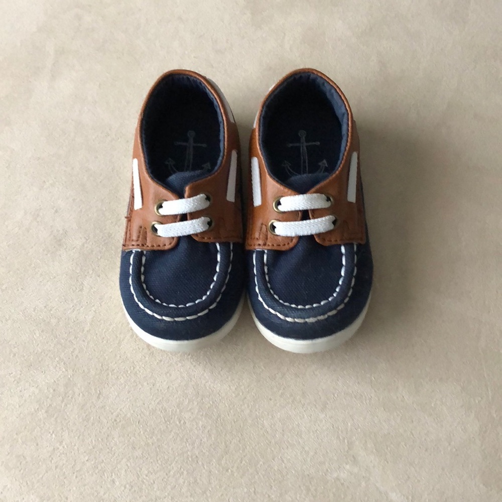 Little boys size 2.5-3.5 boat shoes